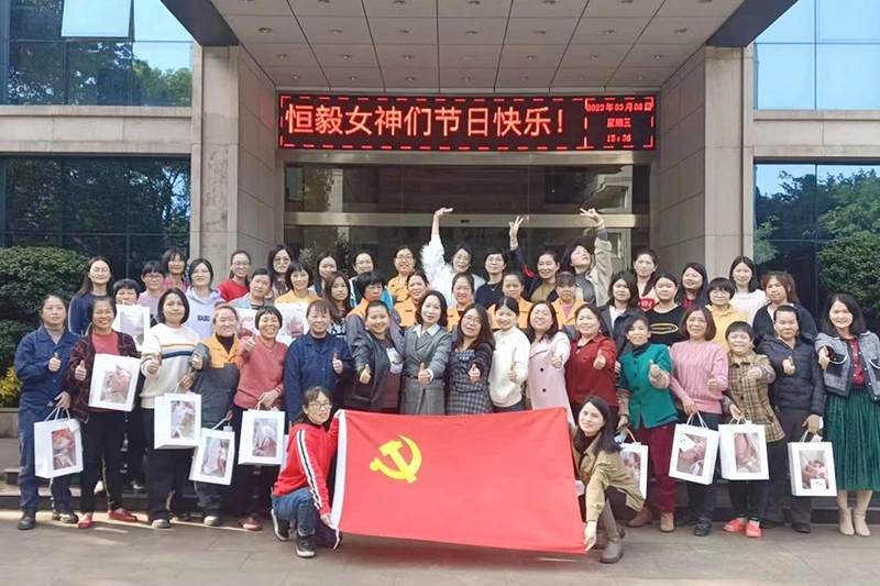 三月與你皆是最好的風(fēng)景，是公主、是女神、是女王，更是你自己?。?！
